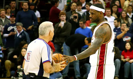lebron james et l'arbitrage