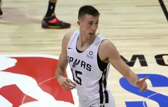 Joe Wieskamp rebondit aux Mavericks