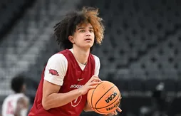 Passeur dans l’âme, Anthony Black observe Josh Giddey et Tyrese Haliburton