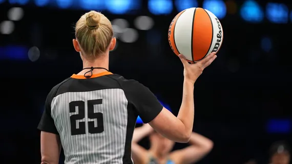 https://www.basketusa.com/thumbor/qwt0RSkb_oiebITC6g0AxJnOfAM=/570x321/smart/filters:format(webp)/https%3A%2F%2Fmedia.basketusa.com%2Fmain%2F2026%2F07%2Fwnba-referees.jpg