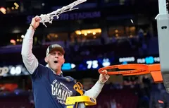 Dan Hurley refuse l’offre des Lakers et reste à UConn !