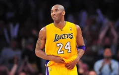 Le premier numéro 24 de Kobe Bryant vendu près de 900 000 dollars