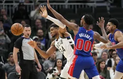 Ron Holland devient plus lourd pour rendre des services à l’intérieur