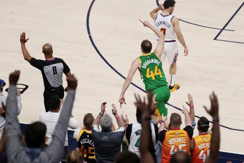 Outre les 48 points du Croate, le Jazz a pu compter sur un Jordan Clarkson (21 points) de gala en sortie de banc alors que le duel entre le probable défenseur de l'année, Rudy Gobert (14 points, 9 rebonds, 2 contres), et le probable MVP, Nikola Jokic (24 points, 13 passes, 9 rebonds) a tenu toutes ses promesses. Prochaine manche en playoffs ?