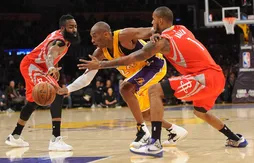 LA Lakers – Houston : Kobe Bryant mal entouré