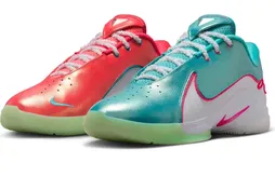 La LeBron 22 “Christmas Limelight” au pied du sapin