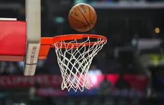 Ce jour où la NBA a eu l’idée saugrenue de placer le panier à 3m65 !