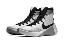 Nike présente la Hyperdunk 2015, inspirée par les chaussures de “Retour vers le futur”