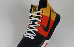 Nike : la Kyrie 3 monte sur son skateboard