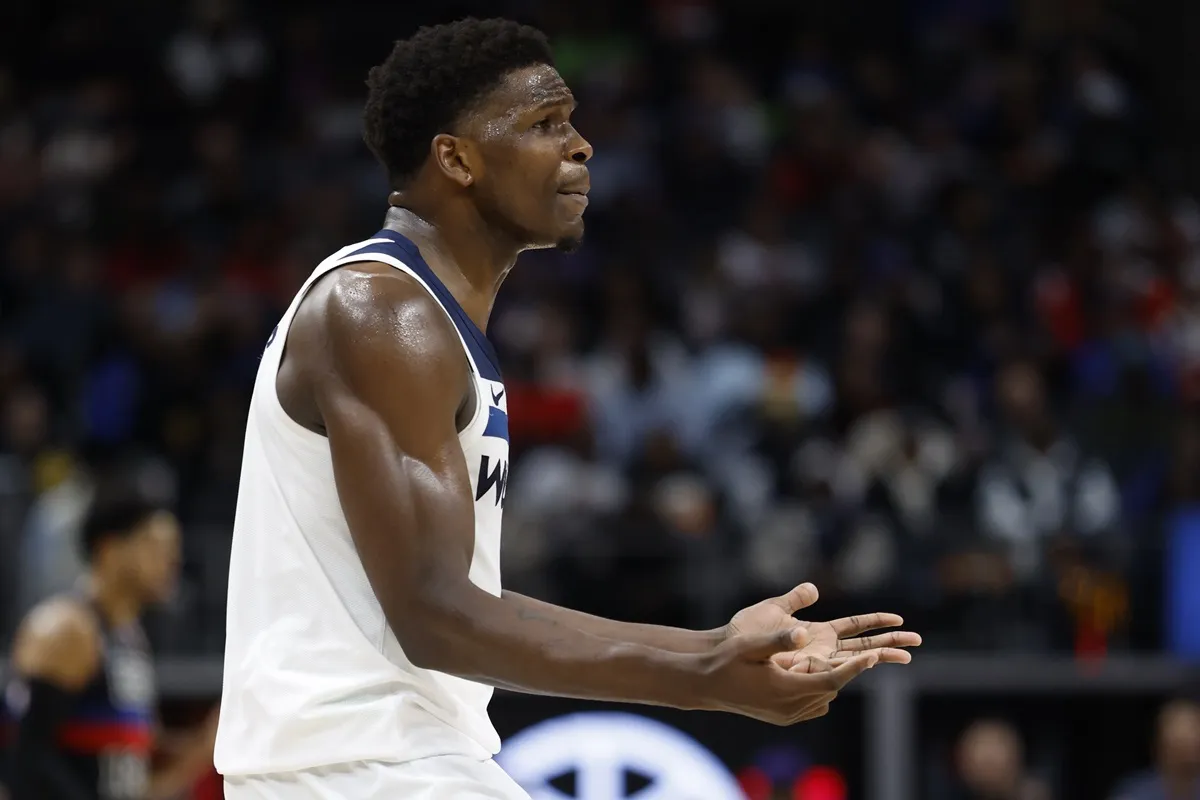 Anthony Edwards Wolves