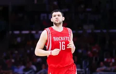 Kostas Papanikolaou finira la saison chez les Nuggets