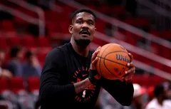 Les « mauvaises habitudes » de Deandre Ayton