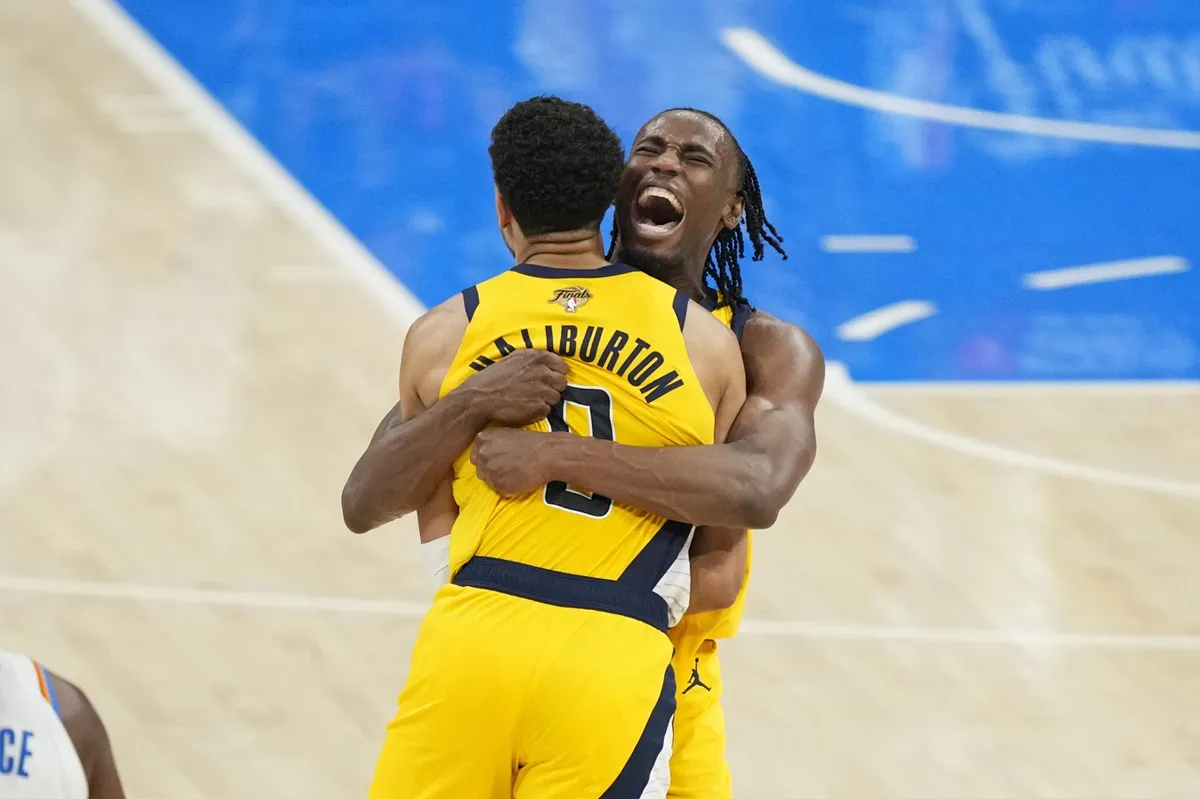 Aaron Nesmith (Pacers) contre le Thunder lors du Game 1