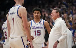 Kansas domine UConn dans le choc des derniers champions NCAA
