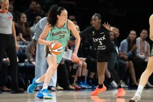 Breanna Stewart impériale, le Liberty frappe fort chez les Lynx