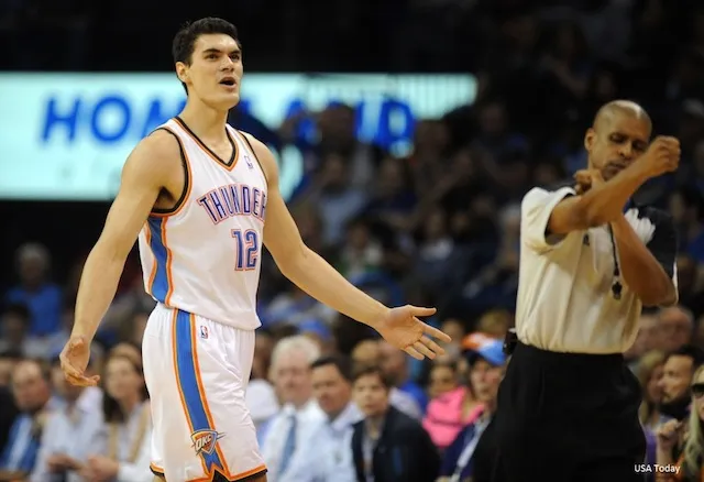 Steven Adams joue comme Wilt Chamberlain... en présaison !