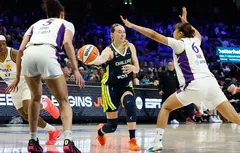 Paige Bueckers et Arike Ogunbowale viennent à bout des Sparks