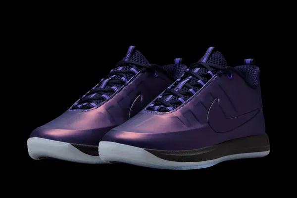 La Book 2 rend hommage à la Air Foamposite One « Eggplant »