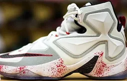 Nike : une LeBron 13 saignante pour Halloween ?