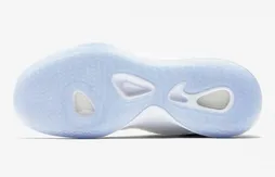 Nike : la Hyperdunk X débarque en blanc