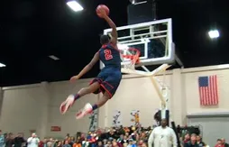 L’image du jour : Shaquille Johnson vole