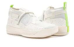 La Air Jordan 33 se déshabille