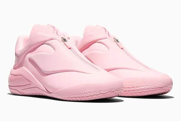 La SHAI 001 voit la vie en rose