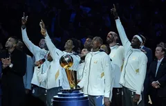 Les Raptors dévoilent leur bannière et s’offrent la plus “grosse” bague de champion