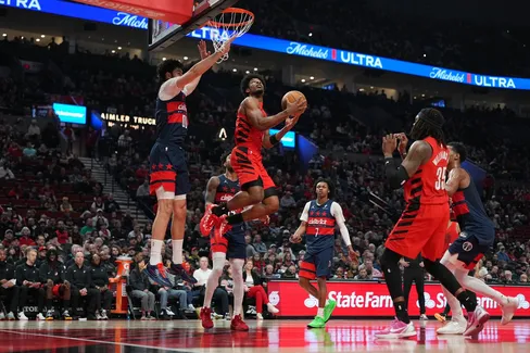 https://www.basketusa.com/thumbor/sMaRd8T6ZfCXX3ELvhn2rsNCc10=/488x325/smart/filters:format(webp)/https%3A%2F%2Fmedia.basketusa.com%2Fmain%2F2026%2F03%2FUSATSI_28617687.jpg