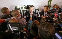 Élu dirigeant de l’année, Jon Horst promet une belle intersaison aux Bucks