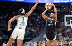 Jackie Young explose son record, les Aces écrasent le Storm