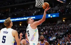 Les Suns explosent en vol face aux Nuggets de Nikola Jokic