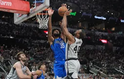 Marvin Bagley III se montre pour sa première avec les Mavs