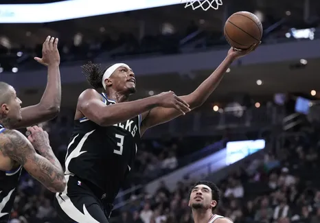 Bucks Dominate Rebounds 59-39 With New Twin Towers Lineup