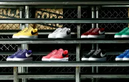 Nike pose des logos NBA sur la Air Force 1 et… des claquettes
