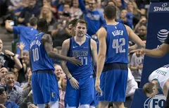 En triple double, Luka Doncic fait plier les Hornets