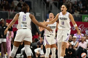 Janelle Salaün porte les Valkyries avec son record en WNBA !