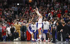 De -24 à la victoire finale : les Bulls braquent les Sixers en beauté !