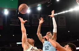 Et Ja Morant s’est envolé pour contrer Avery Bradley…