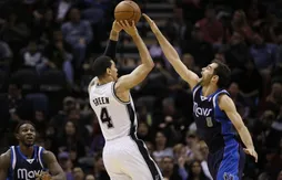 Derek Fisher compare son rôle en défense à celui de Jose Calderon