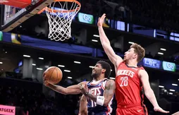 Kyrie Irving se défoule sur les Rockets