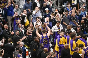 Les Lakers préparent une énorme hausse du prix des billets…