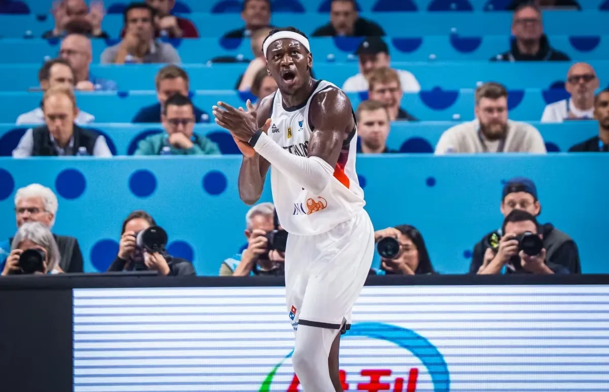 Isaac Bonga avec l'Allemagne