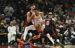 Victor Wembanyama méconnaissable, les Bulls dominent les Spurs
