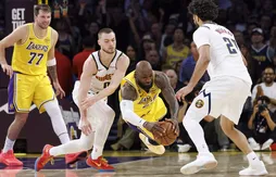 Avec son super plongeon, LeBron James a épaté tout le monde