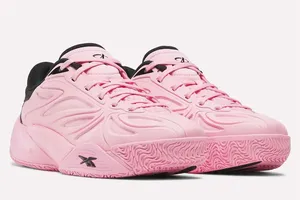 Un coloris « Expressive Pink » pour la Angel Reese 1