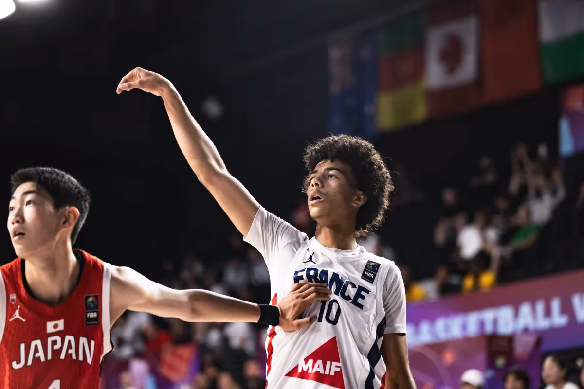 Dan Boudine (France) contre le Japon lors de la Coupe du monde U17