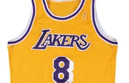 Nouveau record : un maillot de Kobe Bryant vendu 3,7 millions de dollars !