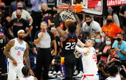 Sur un alley-oop à la dernière seconde, Deandre Ayton offre un Game 2 totalement dingue aux Suns !