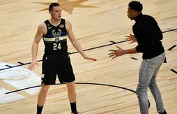 Pat Connaughton loue les qualités humaines de Damian Lillard et Giannis Antetokounmpo